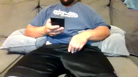 Snapshot of uncutbluecollarcock chatting on 09/18/25, 10:17 Uncut Rod online show from 09/18/25, 10:17