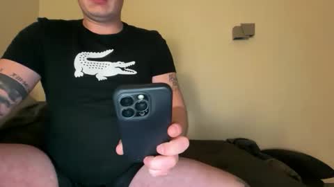 Snapshot of uncutedaustria chatting on 12/19/25, 10:28 Tom online show from 12/19/25, 10:28