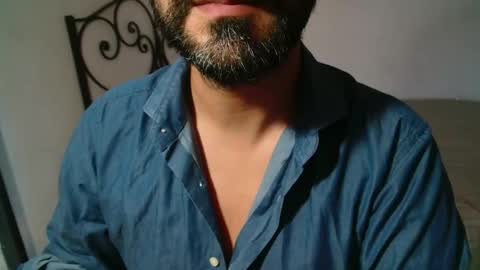 Giov online show from 10/23/25, 04:17