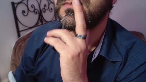 Giov online show from 11/14/25, 04:17