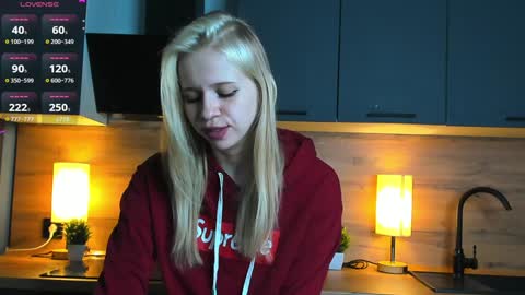 Snapshot of unforgettable_emotions chatting on 01/19/25, 01:21 Im online every day 1700 GMT-4 online show from 01/19/25, 01:21