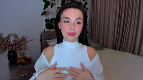 Snapshot of unforgettablestarfall chatting on 12/20/24, 10:38 Patricia online show from 12/20/24, 10:38