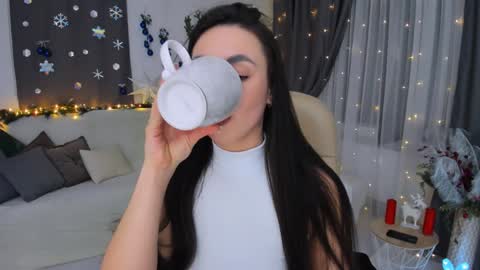 Snapshot of unforgettablestarfall chatting on 12/22/24, 12:07 Patricia online show from 12/22/24, 12:07