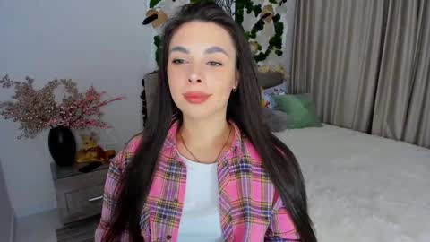 Snapshot of unforgettablestarfall chatting on 12/22/24, 07:31 Patricia online show from 12/22/24, 07:31