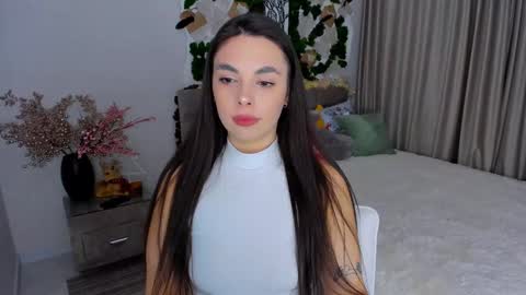 Snapshot of unforgettablestarfall chatting on 12/23/24, 10:44 Patricia online show from 12/23/24, 10:44