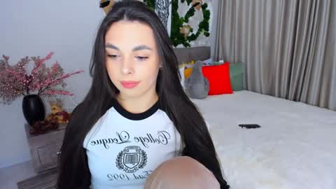 Snapshot of unforgettablestarfall chatting on 12/27/24, 07:24 Patricia online show from 12/27/24, 07:24