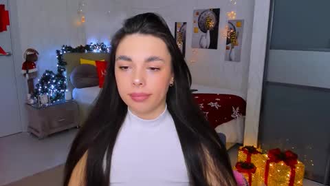 Snapshot of unforgettablestarfall chatting on 01/13/25, 10:24 Patricia online show from 01/13/25, 10:24