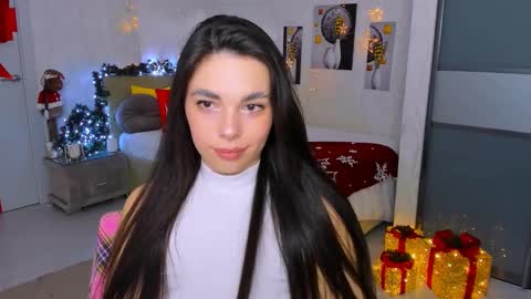 Snapshot of unforgettablestarfall chatting on 01/14/25, 01:26 Patricia online show from 01/14/25, 01:26