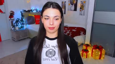 Snapshot of unforgettablestarfall chatting on 01/16/25, 12:55 Patricia online show from 01/16/25, 12:55