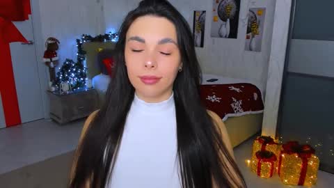 Snapshot of unforgettablestarfall chatting on 01/17/25, 04:15 Patricia online show from 01/17/25, 04:15