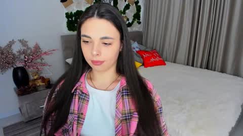 Snapshot of unforgettablestarfall chatting on 01/19/25, 10:39 Patricia online show from 01/19/25, 10:39