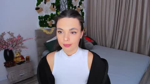 Snapshot of unforgettablestarfall chatting on 01/24/25, 02:07 Patricia online show from 01/24/25, 02:07