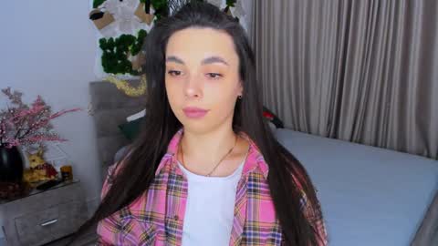 Snapshot of unforgettablestarfall chatting on 01/25/25, 07:49 Patricia online show from 01/25/25, 07:49