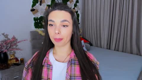 Snapshot of unforgettablestarfall chatting on 01/25/25, 11:11 Patricia online show from 01/25/25, 11:11