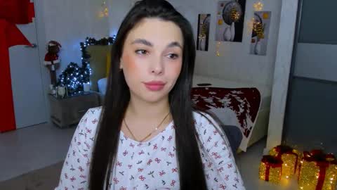 Snapshot of unforgettablestarfall chatting on 01/28/25, 07:21 Patricia online show from 01/28/25, 07:21