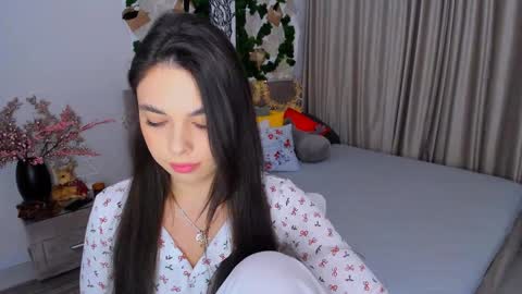 Snapshot of unforgettablestarfall chatting on 01/29/25, 05:02 Patricia online show from 01/29/25, 05:02