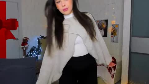 Snapshot of unforgettablestarfall chatting on 01/30/25, 12:06 Patricia online show from 01/30/25, 12:06