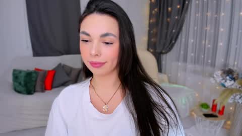 Snapshot of unforgettablestarfall chatting on 02/03/25, 11:05 Patricia online show from 02/03/25, 11:05