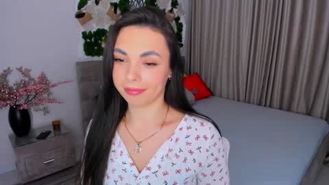 Snapshot of unforgettablestarfall chatting on 02/06/25, 08:02 Patricia online show from 02/06/25, 08:02