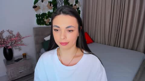 Snapshot of unforgettablestarfall chatting on 02/06/25, 11:04 Patricia online show from 02/06/25, 11:04