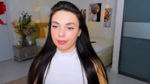 Snapshot of unforgettablestarfall chatting on 02/07/25, 10:30 Patricia online show from 02/07/25, 10:30