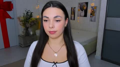 Snapshot of unforgettablestarfall chatting on 02/09/25, 07:41 Patricia online show from 02/09/25, 07:41