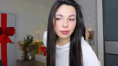 Snapshot of unforgettablestarfall chatting on 02/11/25, 10:26 Patricia online show from 02/11/25, 10:26