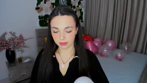 Snapshot of unforgettablestarfall chatting on 02/13/25, 04:00 Patricia online show from 02/13/25, 04:00