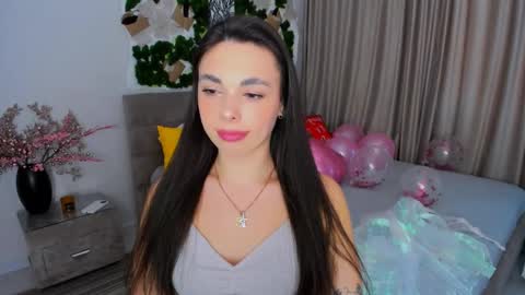 Snapshot of unforgettablestarfall chatting on 02/13/25, 10:34 Patricia online show from 02/13/25, 10:34