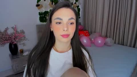 Snapshot of unforgettablestarfall chatting on 02/15/25, 07:17 Patricia online show from 02/15/25, 07:17