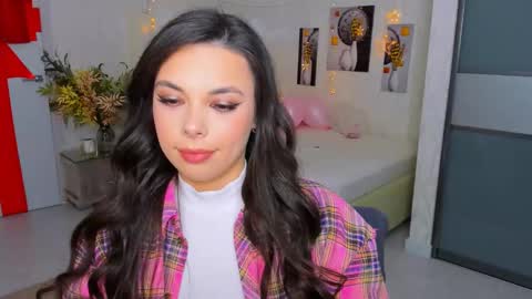 Snapshot of unforgettablestarfall chatting on 02/23/25, 08:11 Patricia online show from 02/23/25, 08:11