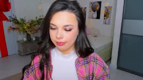 Snapshot of unforgettablestarfall chatting on 02/24/25, 02:30 Patricia online show from 02/24/25, 02:30