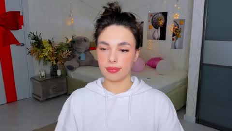 Snapshot of unforgettablestarfall chatting on 03/01/25, 02:15 Patricia online show from 03/01/25, 02:15