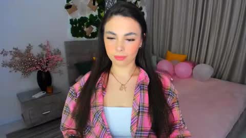 Snapshot of unforgettablestarfall chatting on 03/02/25, 07:45 Patricia online show from 03/02/25, 07:45