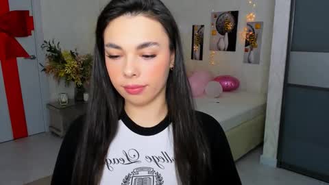 Snapshot of unforgettablestarfall chatting on 03/03/25, 07:06 Patricia online show from 03/03/25, 07:06