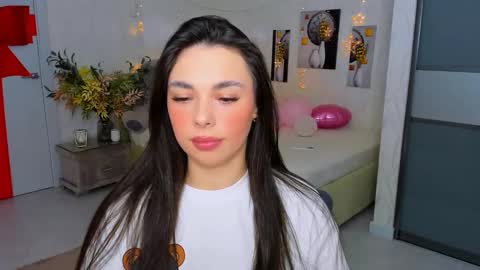 Snapshot of unforgettablestarfall chatting on 03/05/25, 07:49 Patricia online show from 03/05/25, 07:49