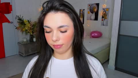 Snapshot of unforgettablestarfall chatting on 03/05/25, 10:54 Patricia online show from 03/05/25, 10:54