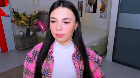 Snapshot of unforgettablestarfall chatting on 03/09/25, 07:26 Patricia online show from 03/09/25, 07:26