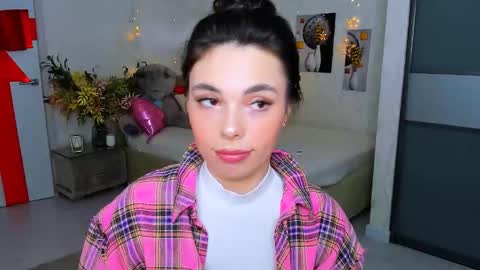 Snapshot of unforgettablestarfall chatting on 03/09/25, 10:30 Patricia online show from 03/09/25, 10:30