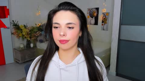 Snapshot of unforgettablestarfall chatting on 03/12/25, 10:39 Patricia online show from 03/12/25, 10:39