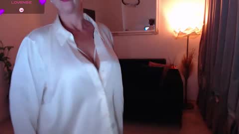 Eva online show from 11/14/25, 09:24