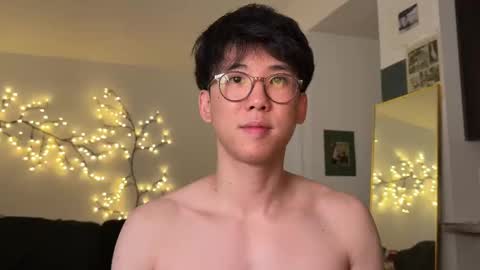 Snapshot of unhingedwang chatting on 09/14/25, 12:10 wang online show from 09/14/25, 12:10