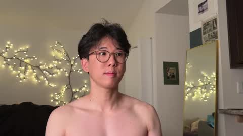 Snapshot of unhingedwang chatting on 09/28/25, 12:16 wang online show from 09/28/25, 12:16