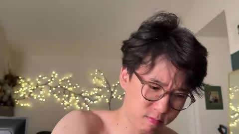 Snapshot of unhingedwang chatting on 10/18/25, 12:02 wang online show from 10/18/25, 12:02