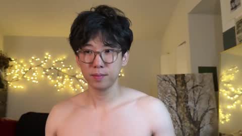 Snapshot of unhingedwang chatting on 10/26/25, 12:16 wang online show from 10/26/25, 12:16