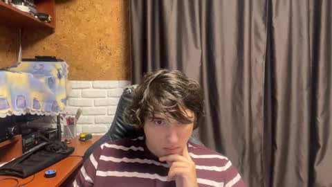 Anri online show from 09/30/25, 08:03