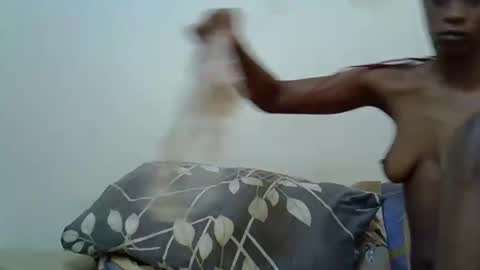 Snapshot of unholymercy chatting on 12/21/25, 06:42 mercy online show from 12/21/25, 06:42