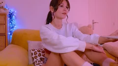 Snapshot of unic0rnporn chatting on 02/04/25, 12:11 Alice online show from 02/04/25, 12:11