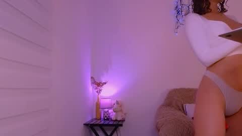 Snapshot of unic0rnporn chatting on 03/04/25, 02:32 Alice online show from 03/04/25, 02:32