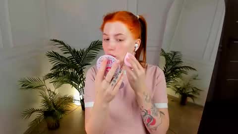 Call me Mira  thumbs up its make me happy online show from 01/11/26, 10:48